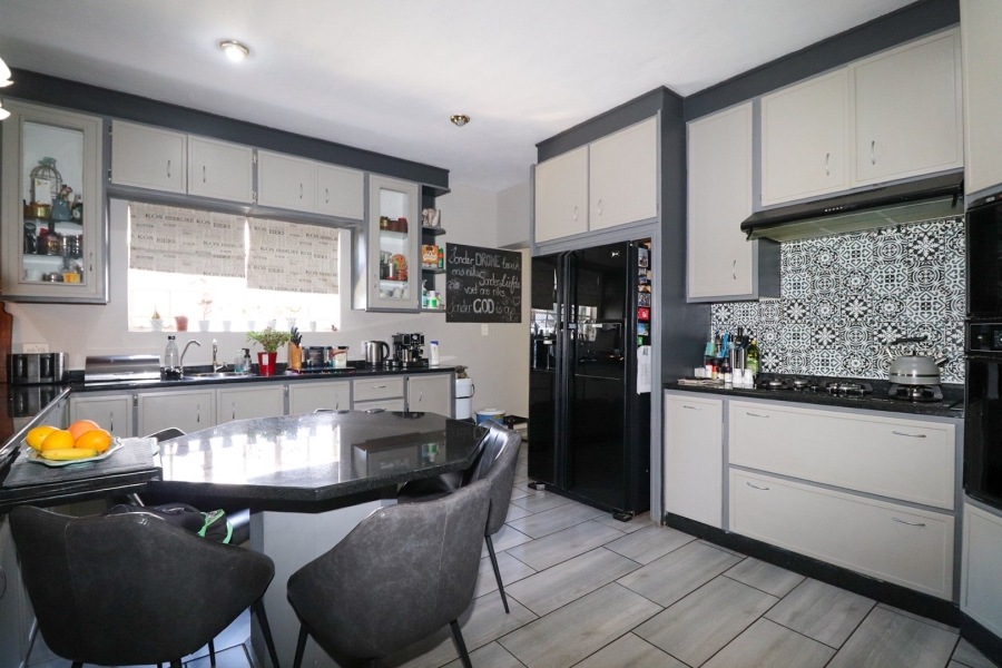 4 Bedroom Property for Sale in Wilkoppies North West